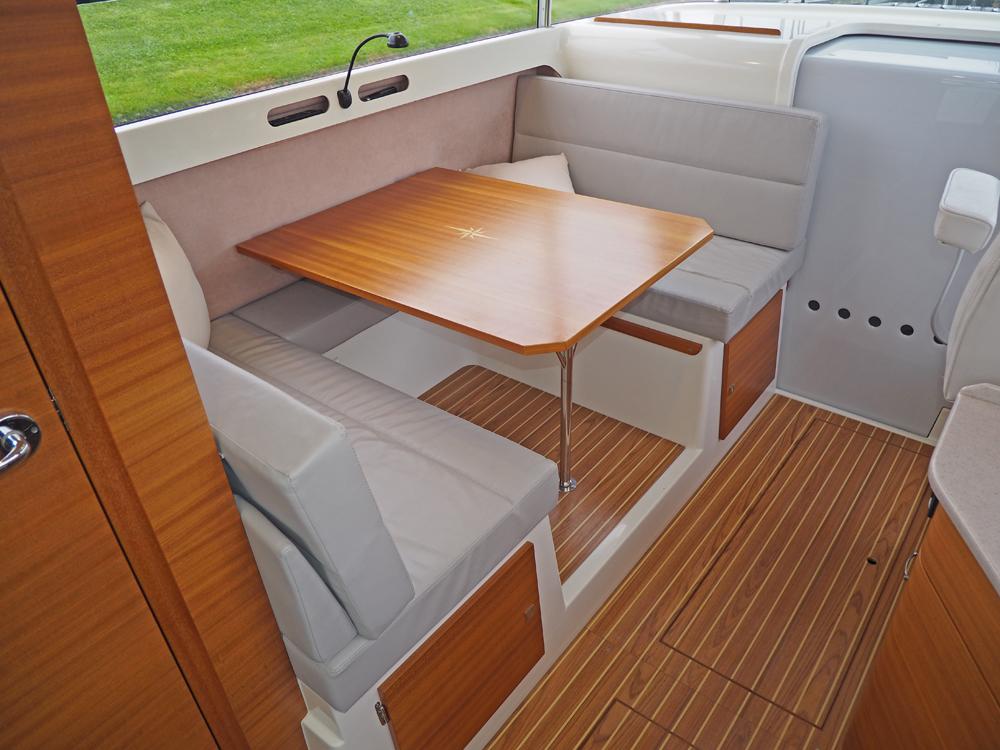 Stuurhuis, Accommodatie